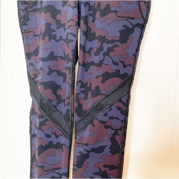 Splits 59 Purple Blue Camo Leggings 7/8 Length Mesh Cut Out Women’s Size Small S - Picture 6 of 9